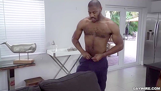 Adonis Couverture Pounds Johnny V's Tight Interracial Ass