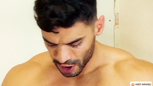 Arad Winwin & Dakota Payne - Hard Hats, Harder dicks, Fucking in the Hot House