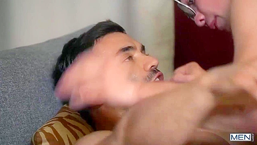 Arad Winwin Drills Nerdy Twink Cassidy Clyde's Tight Hole