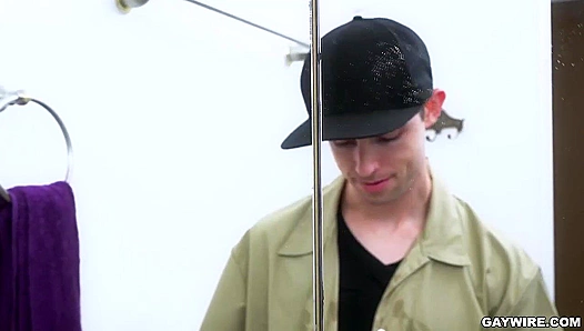 Hung Mover Pounds Amateur Hottie's Ass