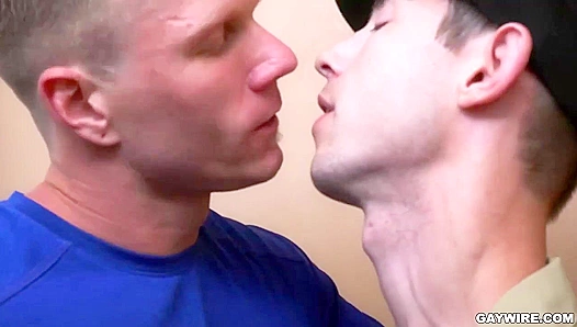 Hung Mover Pounds Amateur Hottie's Ass