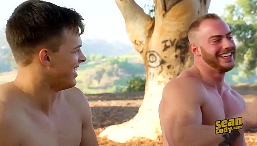 Beefy Brock Breeds Twink Jayden - Gay XXX