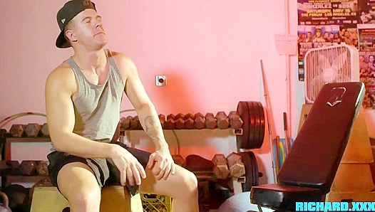 Married Men Boxers - JJ Knight & Jacob Peterson Sweat and Fuck at the Gym