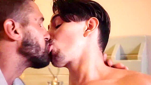 Twink Jack Hunter Gets Drilled Hard by Widower Wesley Woods