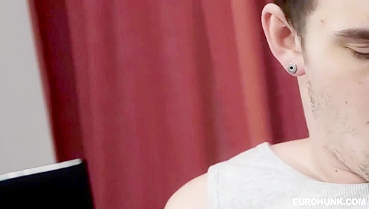 Hunky Brunettes Tony & James Enjoy Hot Anal Action