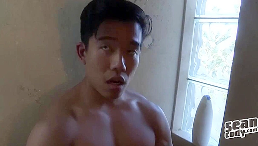 Benjamin's Hot Asian Blow Job Ends in Massive Load - Gay XXX