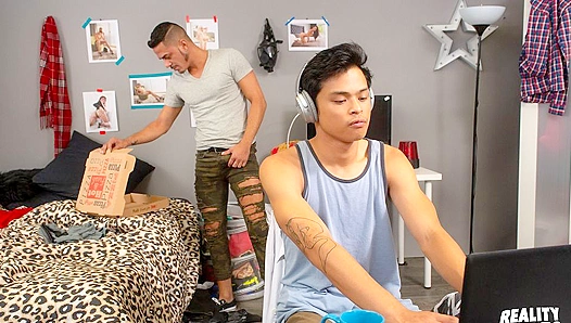 Passionate Screw - Roommates Cesar & Max Blaze Hot Dorm Sex