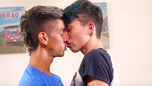 Junior Jones and Nicolas Greey Spread Wide for Intense Cock Session