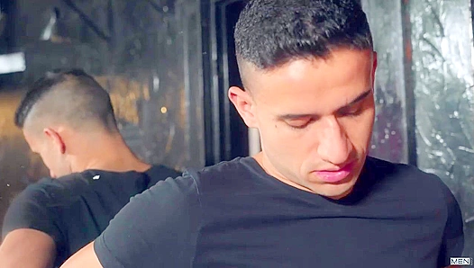 Post-Shift Passion - Vinny Blackwood Drills Kyle Connors' Hole