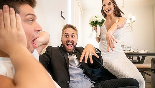 Michael DelRay Gets Drilled by Older Hottie Wesley Woods