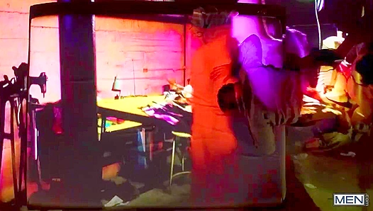 Beefy Matthew Camp Drills Enzo's Hole Wildly