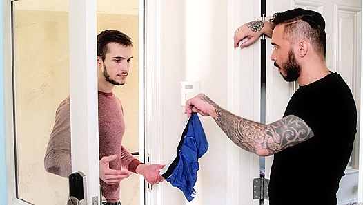 Thick Delivery Guy Donte Fucks Kinky Neighbor Chris Raw