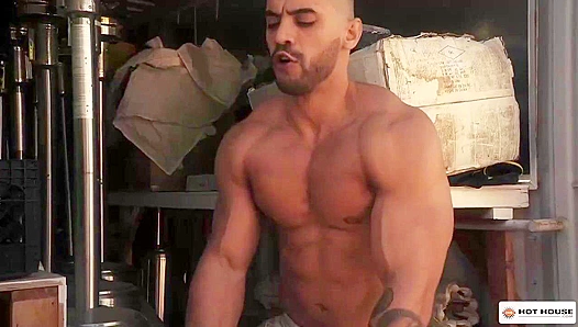 Bareback Ass Fuck - Arad Winwin & Cazden Hunter Heat Up the House