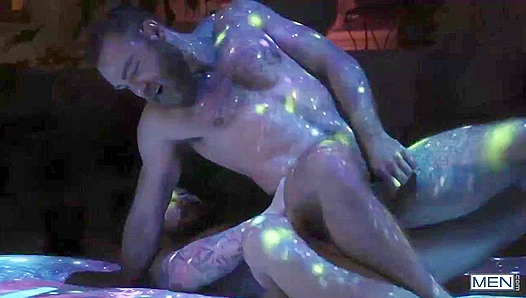 Beefy Dudes Matthew Camp & Levi Wolfe - Drill My Hole Deep