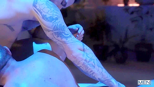 Beefy Dudes Matthew Camp & Levi Wolfe - Drill My Hole Deep