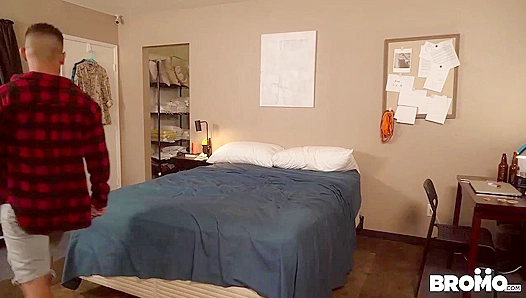 Jeremy Spreadums & Ricky Daniels Dive Deep into Bareback Bliss - Hot US Action