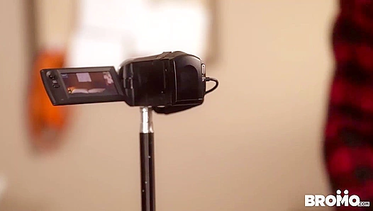 Jeremy Spreadums & Ricky Daniels Dive Deep into Bareback Bliss - Hot US Action