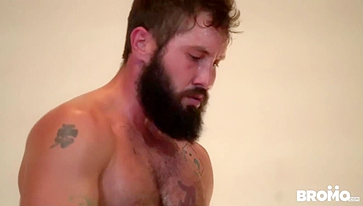 Zach Country & Jeff Powers Get Sweaty and Bareback in Bromo US