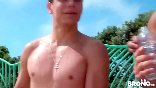 Zach Country & Jeff Powers Get Sweaty and Bareback in Bromo US