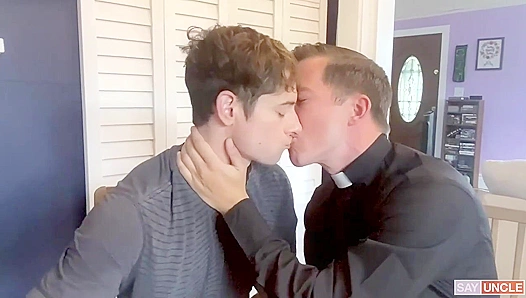 Priest Isaac Parker Pounds Twink Taylor Reign - Holy Pleasure