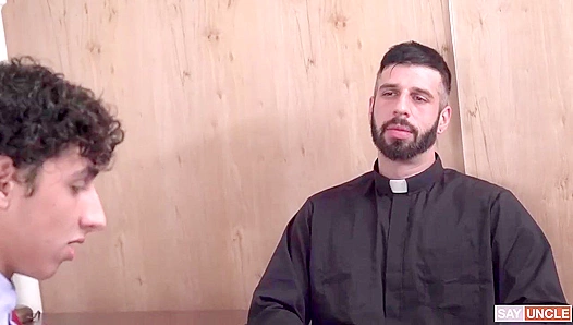 Curly Twink Carter Gets Barebacked by Dad Romeo - YesFather