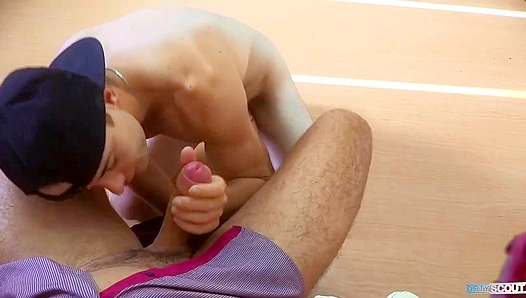 Dirty Amateur Gets Rough Floor Fucking - Cocky blowjob leads to wild sex