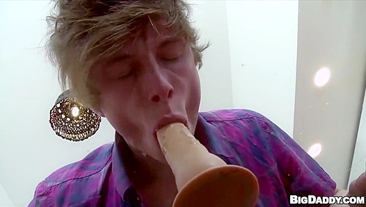 Fresh Cast - Horny Emo Twink Jack Gets Fucked Bareback by Paul