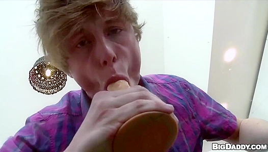 Fresh Cast - Horny Emo Twink Jack Gets Fucked Bareback by Paul