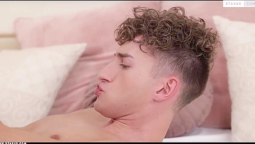 Gay XXX - Pretty Boys John & Neo Get Wild Together