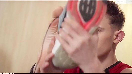 Lucian Beaumont's Big Cock Meets Ollie Barn's Tight Hole - Gay XXX