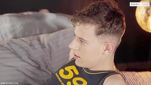 Erik Climber Puts His Feet to Good Use Before Raw Anal with Ollie Barn - Gay XXX