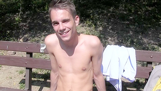 Pretty-Faced Stud Gets Pounded Outdoors - XXX Gay