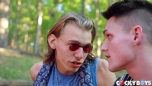 Avery Jones & Leo Louis - Wild Outdoor Lust