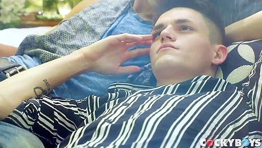 Avery Jones & Leo Louis - Wild Outdoor Lust