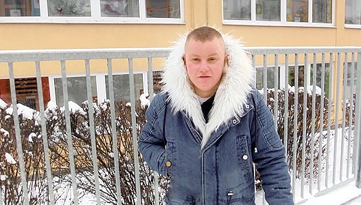 Mature Hunk Fucks for Cash in Gay POV – XXX Gay