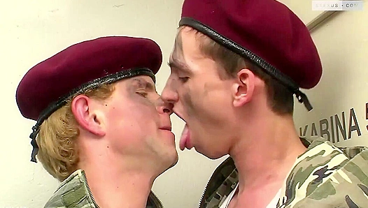 Hot Military Twinks Tony Rek Suck Each Other Silly - Staxus