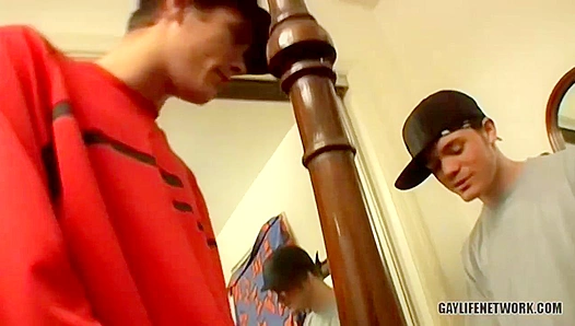 Boomer Jacoby Gives a Quick Blowjob to Cain - BeddableBoys