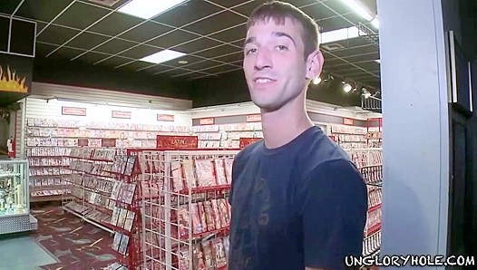 Jess and Taylor Mason Suck Each Other Silly - UngloryHole