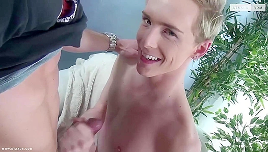 Kris Blent Shows His Expertise ~ A Cock-Sucking Masterclass for Staxus