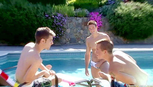 Trystan Bull Gets Wild in Hot MMM Scene with Nick Reeves & Max Morgan On Set