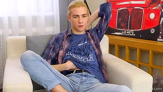 Mark Kent's Audition ~ A Mouth-Watering Display of Talent - Boyfun