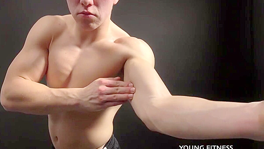 Ripped Stud Flexes His Muscles for You - Eastboys Seduction