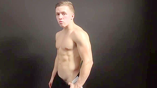Ripped Stud Flexes His Muscles for You - Eastboys Seduction