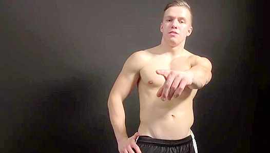 Ripped Stud Flexes His Muscles for You - Eastboys Seduction