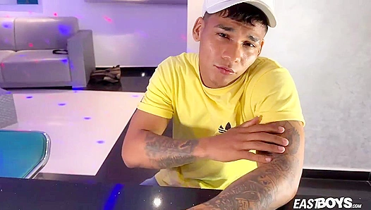 Dani Reynolds Flexes His Muscles for Hot Gay Action - Eastboys