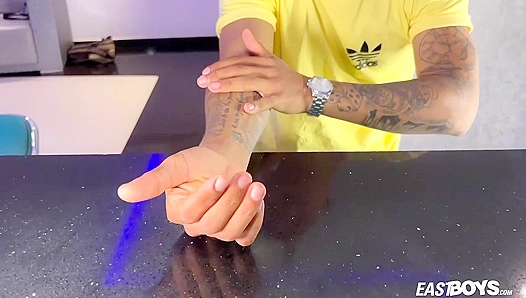 Dani Reynolds Flexes His Muscles for Hot Gay Action - Eastboys