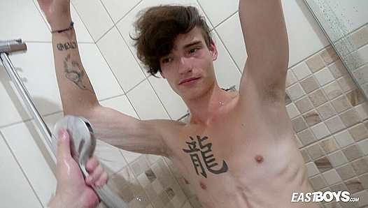 Messy-Haired Hunk Johny Walsh Cums Hard - Eastboys