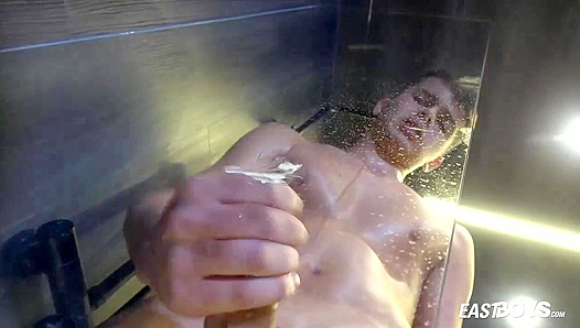 Prague Hottie Finn Harper Flexes His Amazing Booty for Eastboys