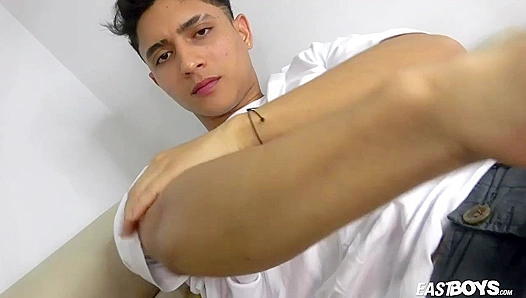 Big-Balled Jhonky Steven Jerks Off Sensually - Eastboys