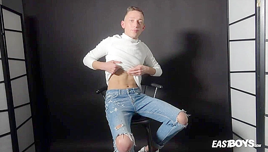 Noah Bailey Gets Handled Like a Champ - Eastboys